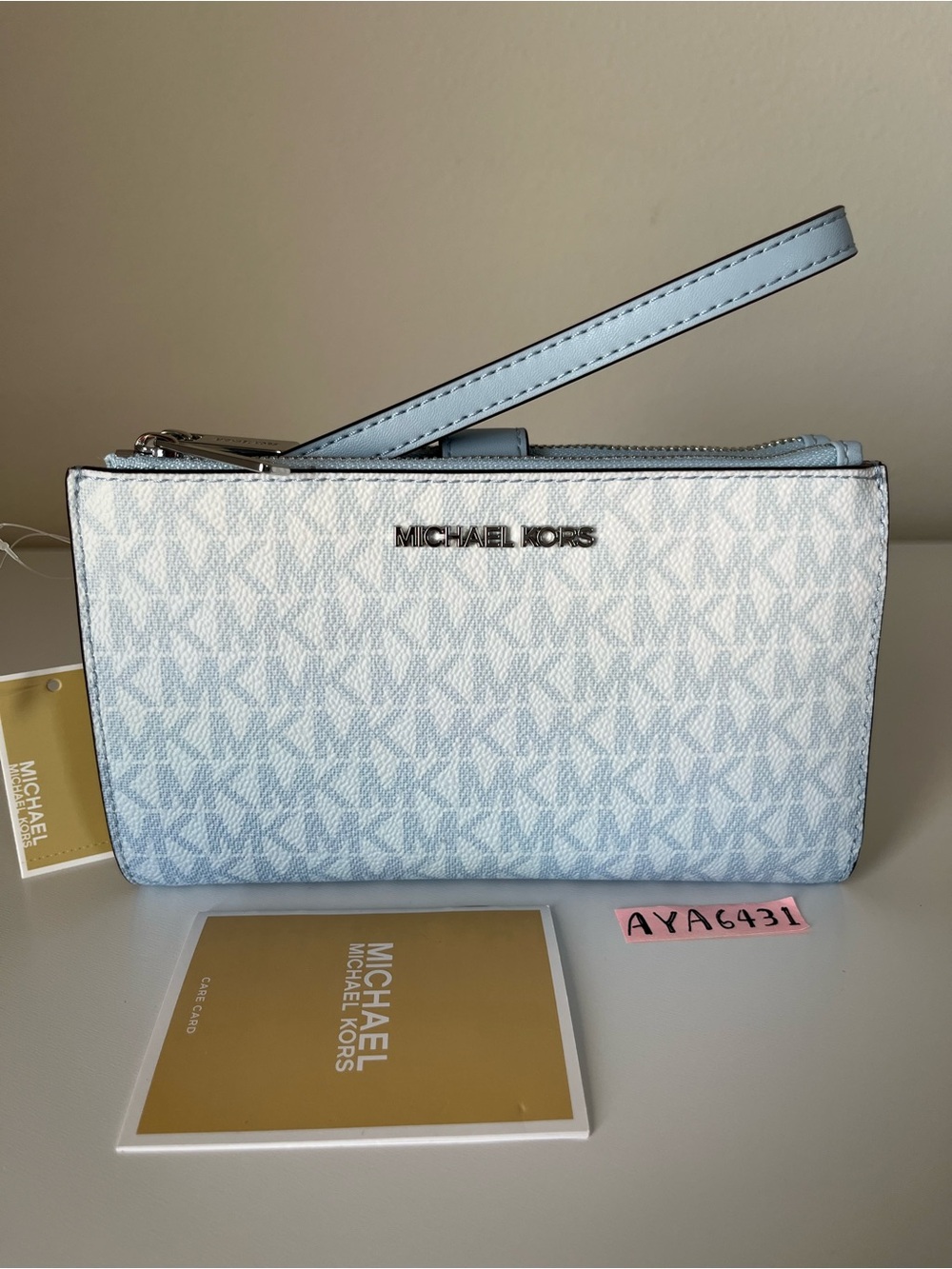 Michael Kors Wallet🎈🎈